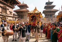 हर्षोल्लासका साथ दसैँघरमा भित्र्याइयो फूलपाती, टुँडिखेलमा बढाइँ सम्पन्न